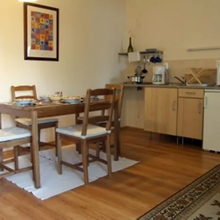 דירה Ilona Apartmanhaz Komárom