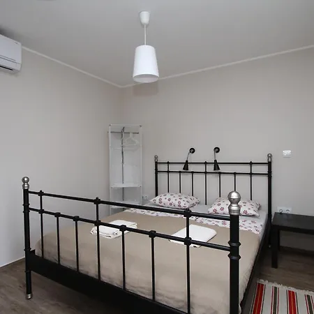 Ilona Apartmanhaz * Komárom