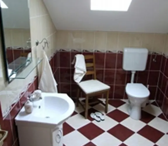 דירה Ilona Apartmanhaz Komárom